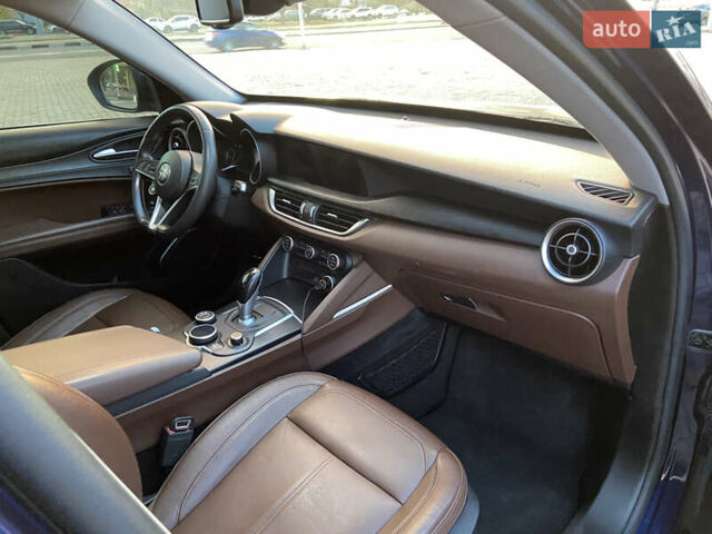 Синій Альфа Ромео Стелвіо, об'ємом двигуна 2 л та пробігом 135 тис. км за 22700 $, фото 35 на Automoto.ua
