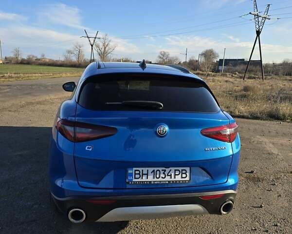 Синий Альфа Ромео Стелвио, объемом двигателя 2 л и пробегом 123 тыс. км за 26000 $, фото 5 на Automoto.ua