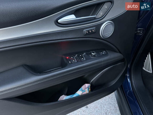 Синий Альфа Ромео Стелвио, объемом двигателя 2 л и пробегом 225 тыс. км за 16450 $, фото 35 на Automoto.ua