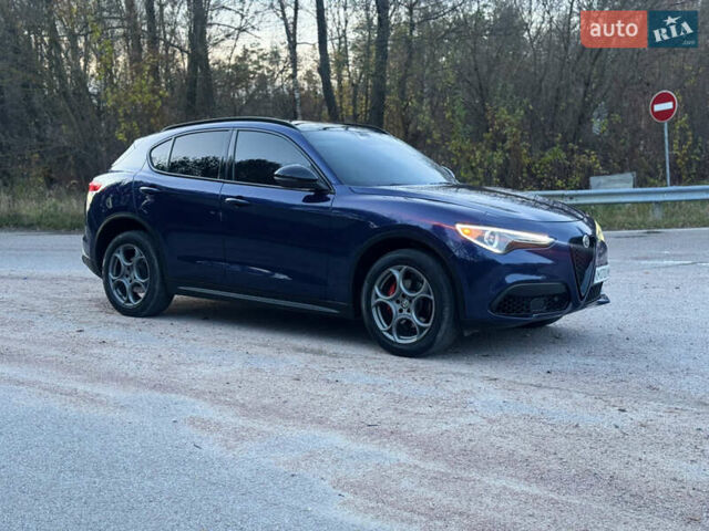 Синий Альфа Ромео Стелвио, объемом двигателя 2 л и пробегом 225 тыс. км за 16450 $, фото 6 на Automoto.ua
