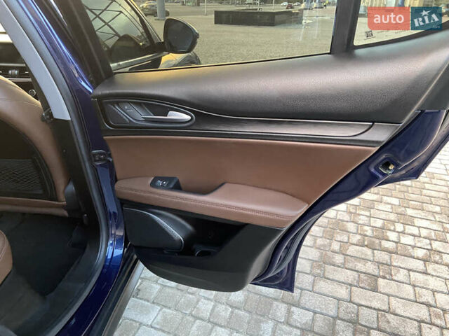 Синій Альфа Ромео Стелвіо, об'ємом двигуна 2 л та пробігом 135 тис. км за 22700 $, фото 31 на Automoto.ua