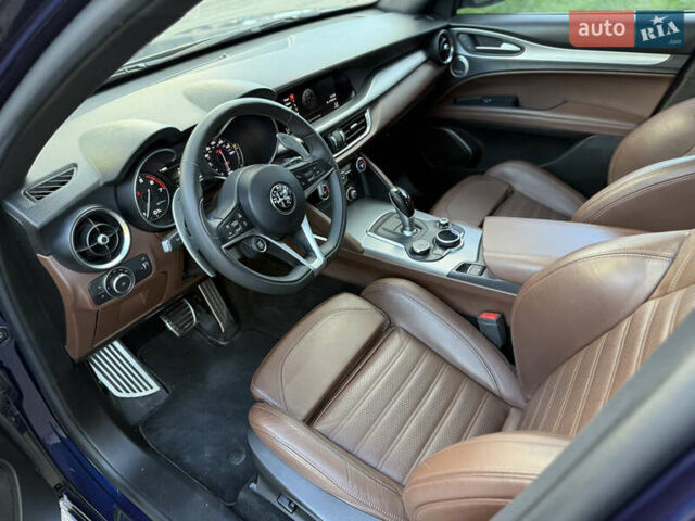 Синій Альфа Ромео Стелвіо, об'ємом двигуна 2 л та пробігом 145 тис. км за 18900 $, фото 37 на Automoto.ua