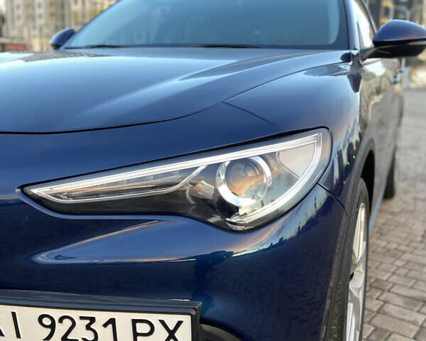 Синій Альфа Ромео Стелвіо, об'ємом двигуна 2 л та пробігом 135 тис. км за 22700 $, фото 40 на Automoto.ua