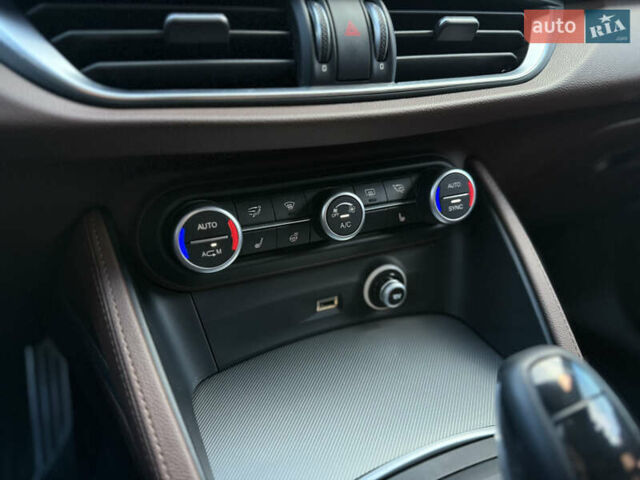 Синій Альфа Ромео Стелвіо, об'ємом двигуна 2 л та пробігом 145 тис. км за 18900 $, фото 42 на Automoto.ua