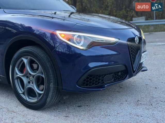 Синий Альфа Ромео Стелвио, объемом двигателя 2 л и пробегом 225 тыс. км за 16450 $, фото 7 на Automoto.ua