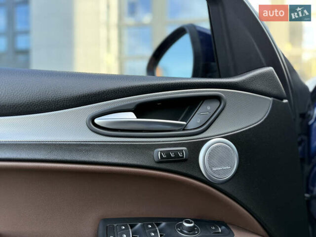 Синій Альфа Ромео Стелвіо, об'ємом двигуна 2 л та пробігом 145 тис. км за 18900 $, фото 29 на Automoto.ua