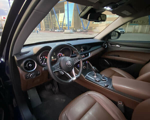 Синій Альфа Ромео Стелвіо, об'ємом двигуна 2 л та пробігом 135 тис. км за 22700 $, фото 17 на Automoto.ua