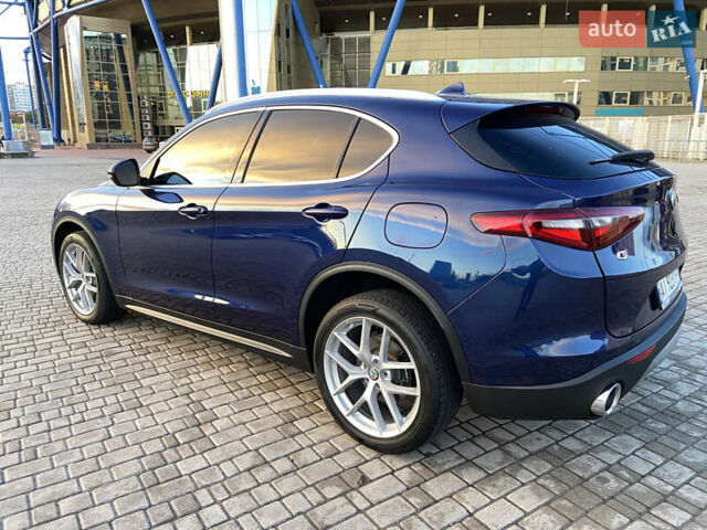 Синій Альфа Ромео Стелвіо, об'ємом двигуна 2 л та пробігом 135 тис. км за 22700 $, фото 4 на Automoto.ua