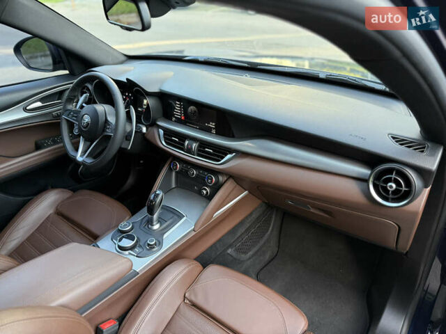 Синій Альфа Ромео Стелвіо, об'ємом двигуна 2 л та пробігом 145 тис. км за 18900 $, фото 63 на Automoto.ua