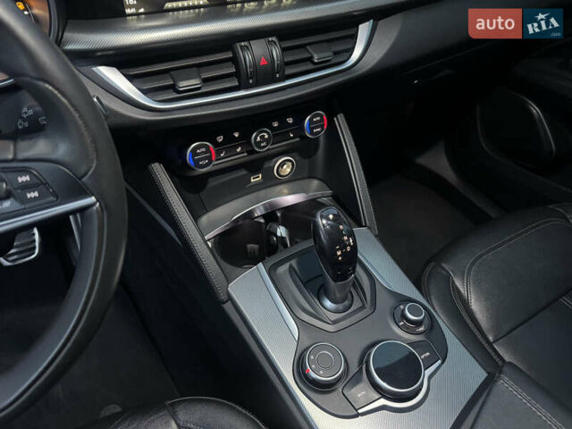 Синий Альфа Ромео Стелвио, объемом двигателя 2 л и пробегом 225 тыс. км за 16450 $, фото 39 на Automoto.ua