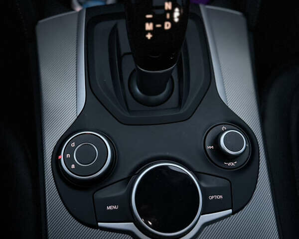 Синий Альфа Ромео Стелвио, объемом двигателя 2 л и пробегом 130 тыс. км за 16300 $, фото 14 на Automoto.ua