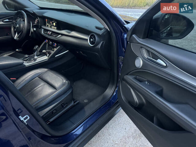 Синий Альфа Ромео Стелвио, объемом двигателя 2 л и пробегом 225 тыс. км за 16450 $, фото 46 на Automoto.ua