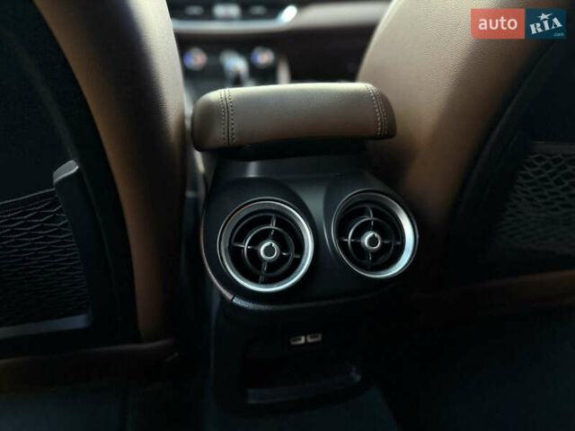 Синій Альфа Ромео Стелвіо, об'ємом двигуна 2 л та пробігом 145 тис. км за 18900 $, фото 53 на Automoto.ua