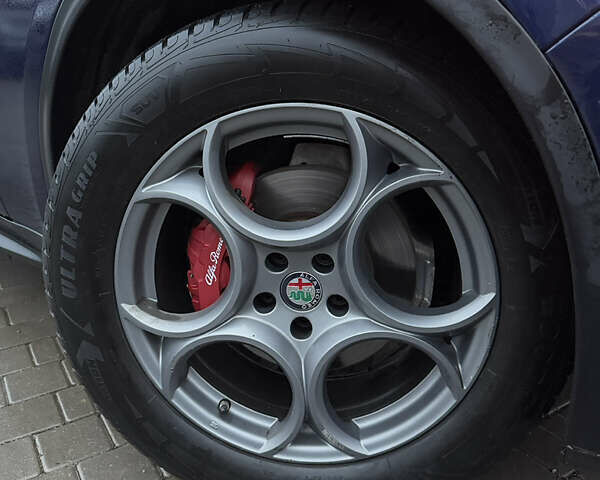 Синий Альфа Ромео Стелвио, объемом двигателя 2 л и пробегом 130 тыс. км за 16300 $, фото 22 на Automoto.ua