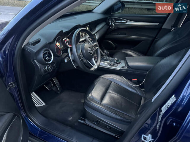 Синий Альфа Ромео Стелвио, объемом двигателя 2 л и пробегом 225 тыс. км за 16450 $, фото 33 на Automoto.ua