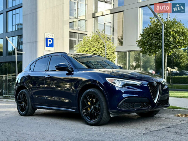 Синій Альфа Ромео Стелвіо, об'ємом двигуна 2 л та пробігом 145 тис. км за 18900 $, фото 9 на Automoto.ua