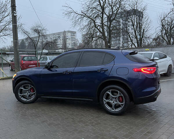 Синий Альфа Ромео Стелвио, объемом двигателя 2 л и пробегом 130 тыс. км за 16300 $, фото 5 на Automoto.ua