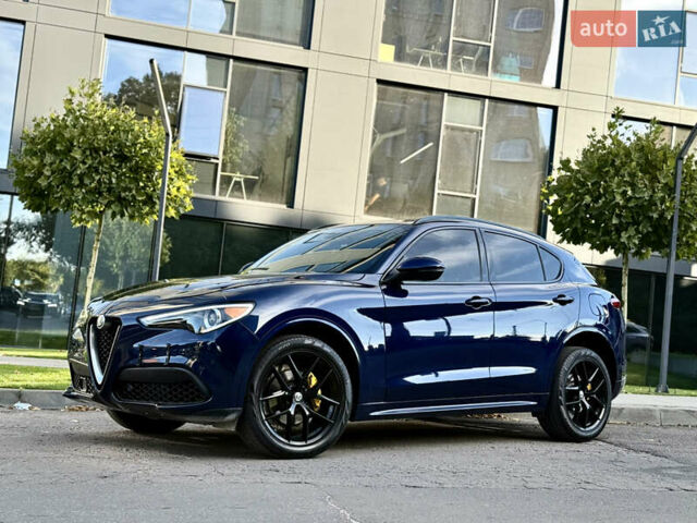 Синій Альфа Ромео Стелвіо, об'ємом двигуна 2 л та пробігом 145 тис. км за 18900 $, фото 1 на Automoto.ua
