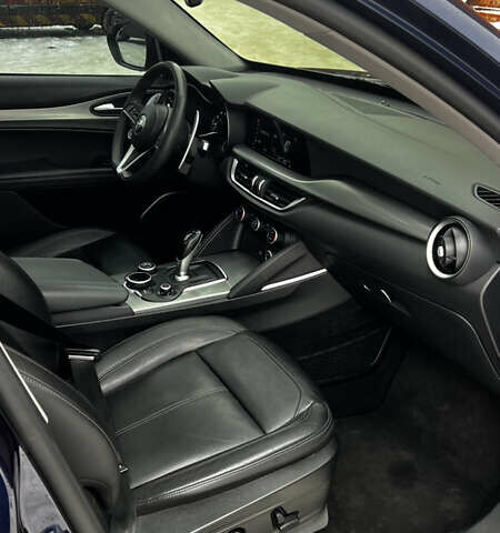 Синий Альфа Ромео Стелвио, объемом двигателя 2 л и пробегом 230 тыс. км за 14300 $, фото 9 на Automoto.ua