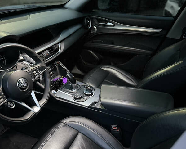 Синий Альфа Ромео Стелвио, объемом двигателя 2 л и пробегом 130 тыс. км за 16300 $, фото 7 на Automoto.ua