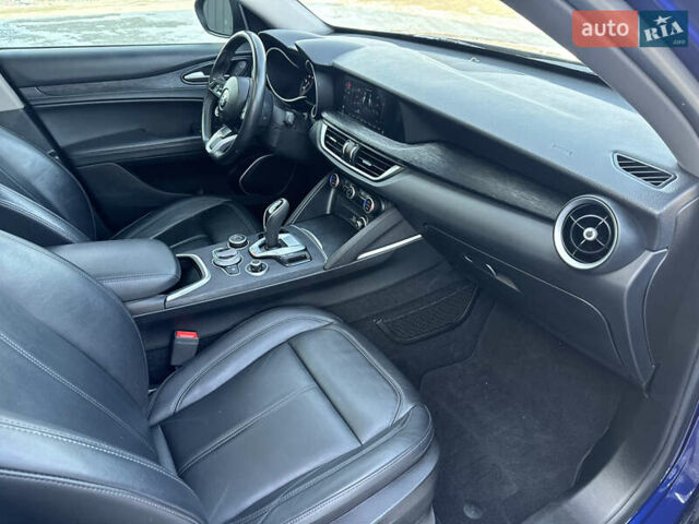 Синій Альфа Ромео Стелвіо, об'ємом двигуна 2 л та пробігом 160 тис. км за 21200 $, фото 25 на Automoto.ua