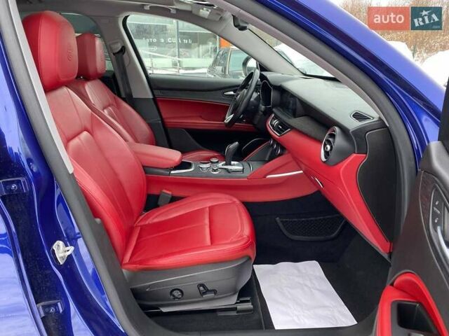 Синий Альфа Ромео Стелвио, объемом двигателя 2 л и пробегом 35 тыс. км за 21800 $, фото 26 на Automoto.ua