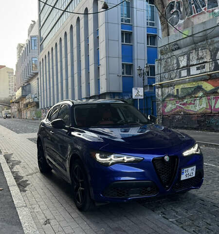 Синий Альфа Ромео Стелвио, объемом двигателя 2 л и пробегом 110 тыс. км за 27000 $, фото 1 на Automoto.ua