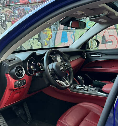 Синий Альфа Ромео Стелвио, объемом двигателя 2 л и пробегом 110 тыс. км за 27000 $, фото 6 на Automoto.ua