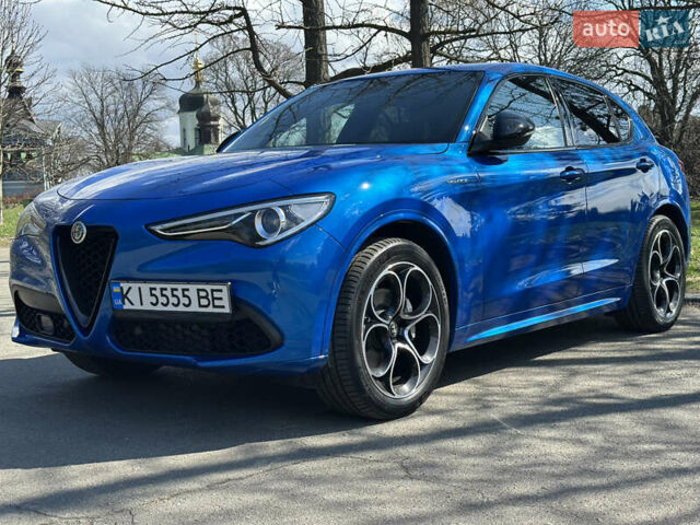 Синій Альфа Ромео Стелвіо, об'ємом двигуна 2 л та пробігом 6 тис. км за 48500 $, фото 5 на Automoto.ua