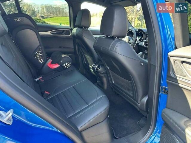 Синій Альфа Ромео Стелвіо, об'ємом двигуна 2 л та пробігом 20 тис. км за 49000 $, фото 9 на Automoto.ua