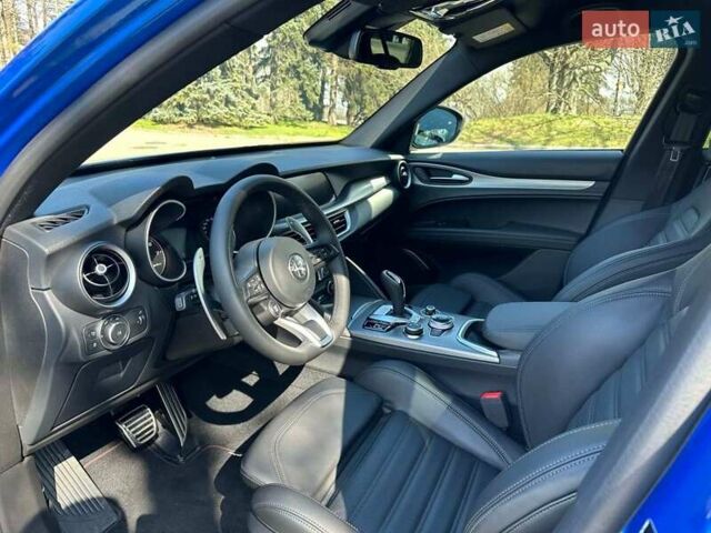 Синій Альфа Ромео Стелвіо, об'ємом двигуна 2 л та пробігом 20 тис. км за 49000 $, фото 1 на Automoto.ua