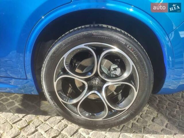 Синий Альфа Ромео Стелвио, объемом двигателя 2 л и пробегом 3 тыс. км за 45900 $, фото 4 на Automoto.ua