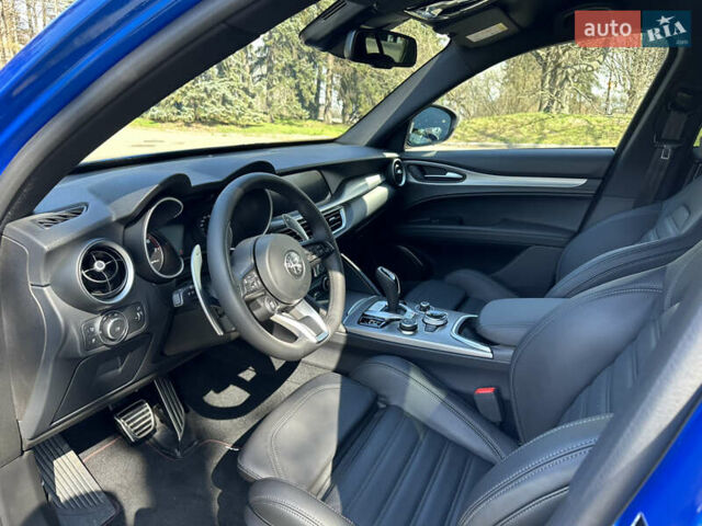 Синій Альфа Ромео Стелвіо, об'ємом двигуна 2 л та пробігом 6 тис. км за 48500 $, фото 12 на Automoto.ua