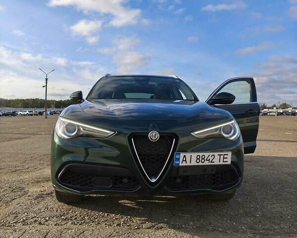 Зелений Альфа Ромео Стелвіо, об'ємом двигуна 2 л та пробігом 132 тис. км за 25500 $, фото 1 на Automoto.ua