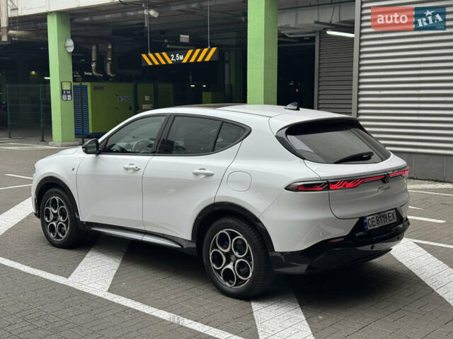 Белый Альфа Ромео Tonale, объемом двигателя 1.3 л и пробегом 10 тыс. км за 30500 $, фото 2 на Automoto.ua