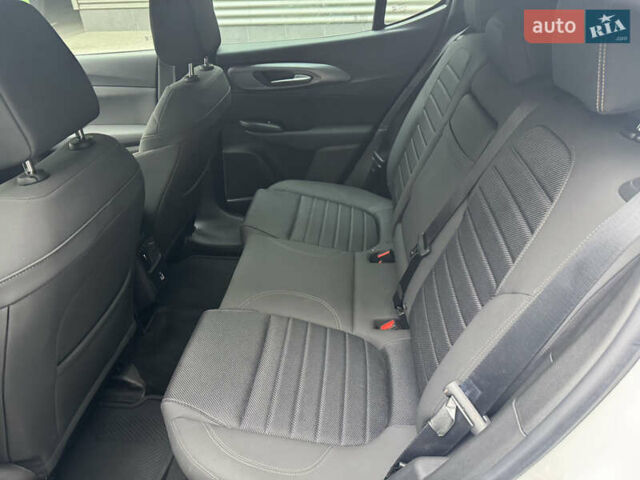 Белый Альфа Ромео Tonale, объемом двигателя 1.3 л и пробегом 10 тыс. км за 30500 $, фото 16 на Automoto.ua