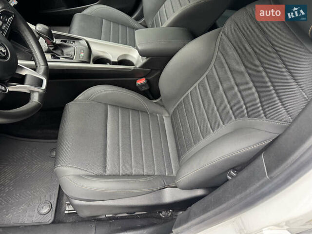 Белый Альфа Ромео Tonale, объемом двигателя 1.3 л и пробегом 10 тыс. км за 30500 $, фото 14 на Automoto.ua