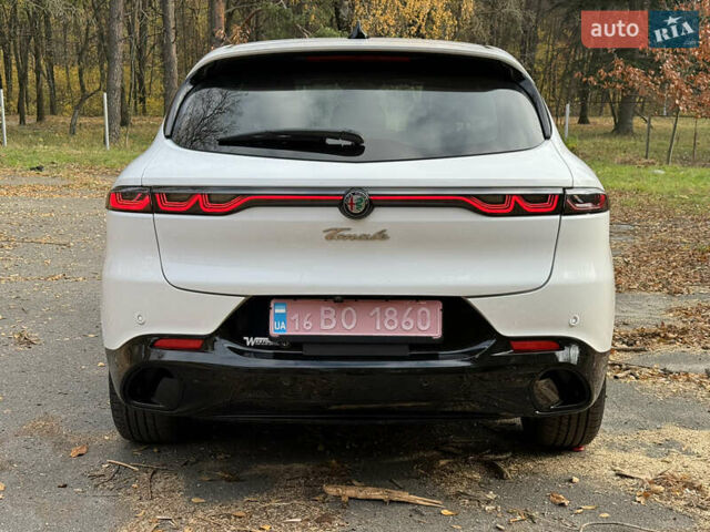 Белый Альфа Ромео Tonale, объемом двигателя 1.3 л и пробегом 5 тыс. км за 30500 $, фото 5 на Automoto.ua