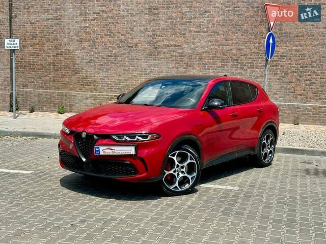 Красный Альфа Ромео Tonale, объемом двигателя 1.3 л и пробегом 14 тыс. км за 31999 $, фото 2 на Automoto.ua