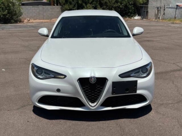 Белый Альфа Giulia, объемом двигателя 0 л и пробегом 68 тыс. км за 7000 $, фото 1 на Automoto.ua