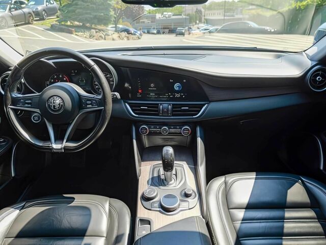 Білий Альфа Giulia, об'ємом двигуна 2 л та пробігом 69 тис. км за 5300 $, фото 10 на Automoto.ua