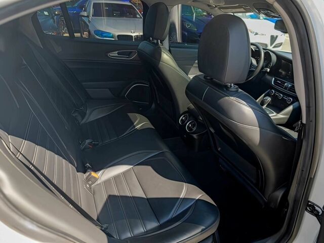 Білий Альфа Giulia, об'ємом двигуна 2 л та пробігом 69 тис. км за 5300 $, фото 15 на Automoto.ua