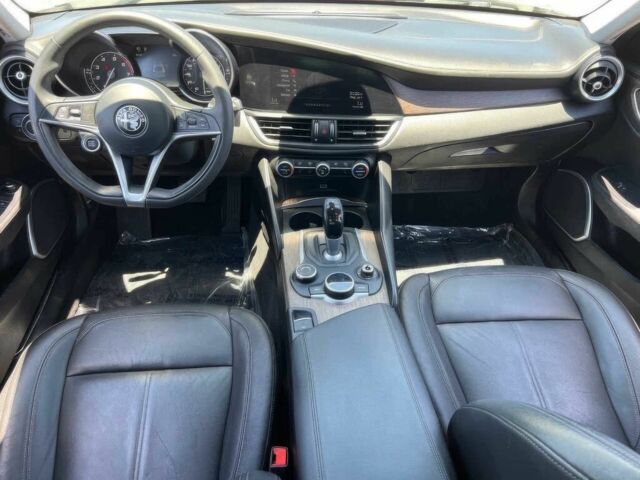 Белый Альфа Giulia, объемом двигателя 0 л и пробегом 68 тыс. км за 7000 $, фото 9 на Automoto.ua