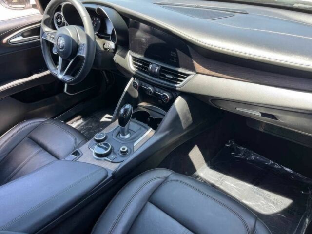 Белый Альфа Giulia, объемом двигателя 0 л и пробегом 68 тыс. км за 7000 $, фото 10 на Automoto.ua