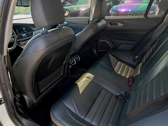 Білий Альфа Giulia, об'ємом двигуна 2 л та пробігом 69 тис. км за 5300 $, фото 14 на Automoto.ua