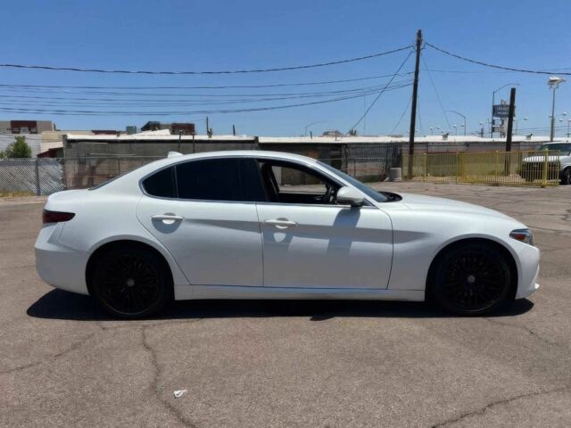Белый Альфа Giulia, объемом двигателя 0 л и пробегом 68 тыс. км за 7000 $, фото 6 на Automoto.ua