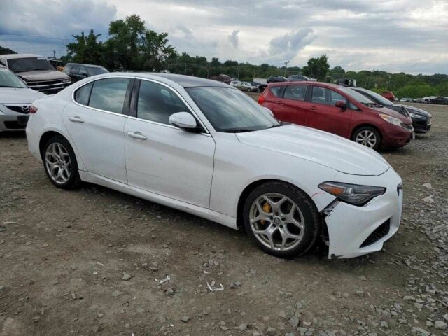 Белый Альфа Giulia, объемом двигателя 0 л и пробегом 28 тыс. км за 4900 $, фото 2 на Automoto.ua