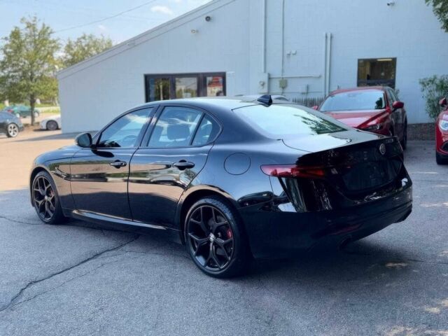 Белый Альфа Giulia, объемом двигателя 2 л и пробегом 52 тыс. км за 13600 $, фото 2 на Automoto.ua