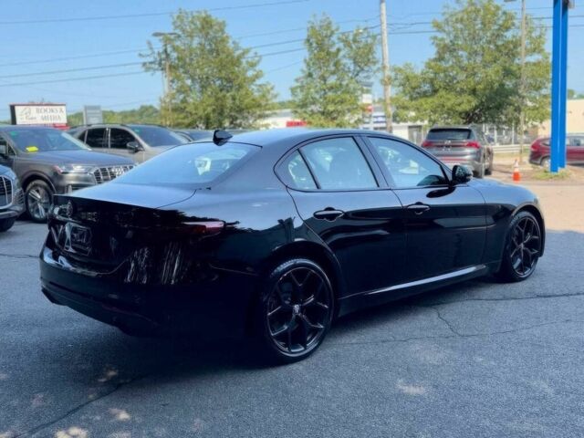 Белый Альфа Giulia, объемом двигателя 2 л и пробегом 52 тыс. км за 13600 $, фото 4 на Automoto.ua