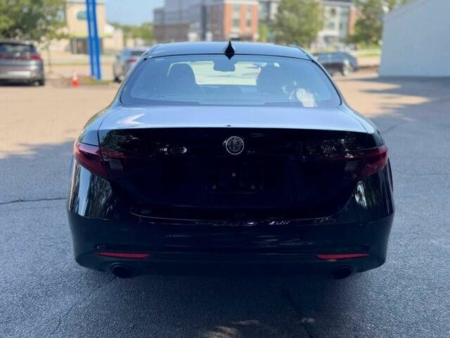 Белый Альфа Giulia, объемом двигателя 2 л и пробегом 52 тыс. км за 13600 $, фото 3 на Automoto.ua